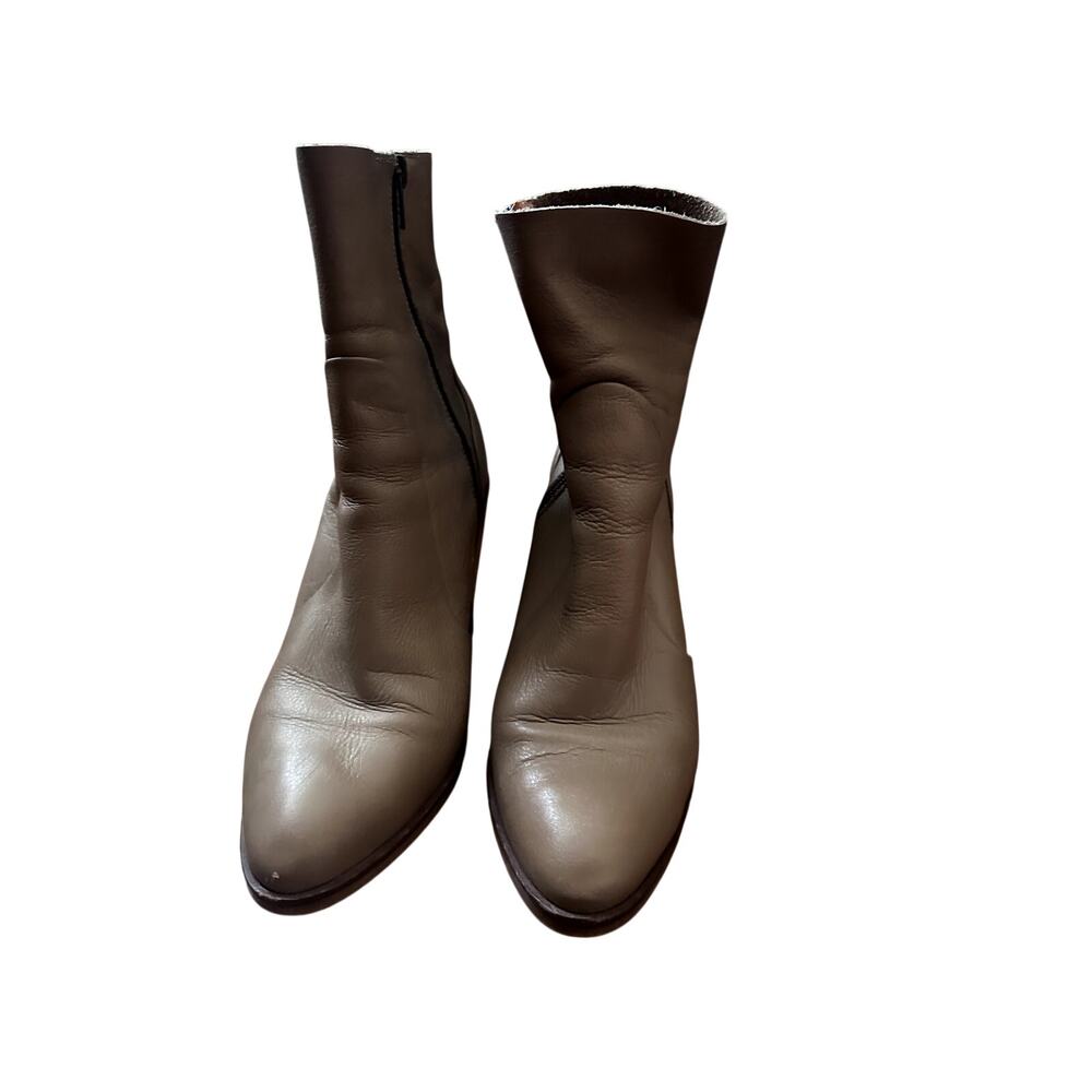 Tan Ankle Bootie with Inner Zip | Pure Navy | Size 38